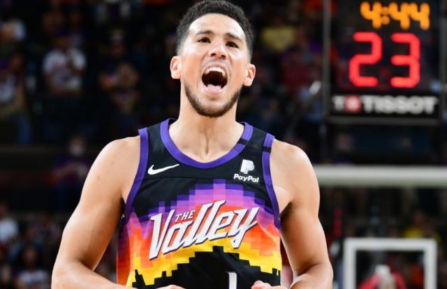 皇冠体育-踏过湖人上演“黑2奇迹” 布克率太阳迎击更大挑战